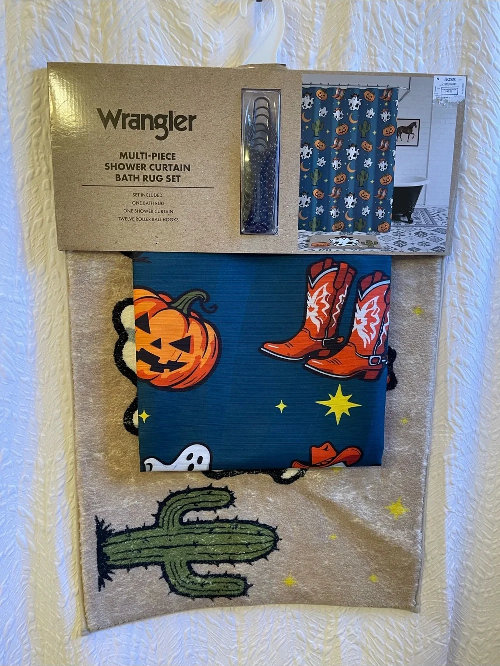 Wrangler Halloween Multi-Piece Shower Curtain & Bath Rug Set - NWT **